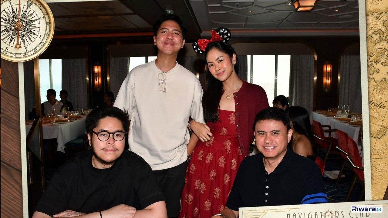 Rania Maheswari Yamin  bersama Ayahnya KPH. Roy Rahajasa Yamin dan Keluarga di Kapal pesiar Disney Adventure, Minggu 8 Maret 2026